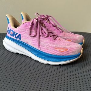 Women’s Hoka Clifton 9 sneakers